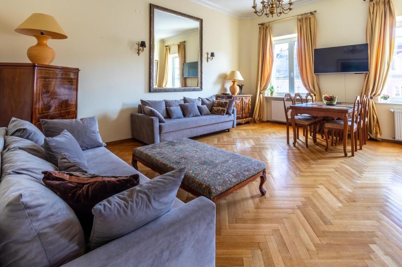 Apartament Luster I Obrazow Warsaw Luaran gambar