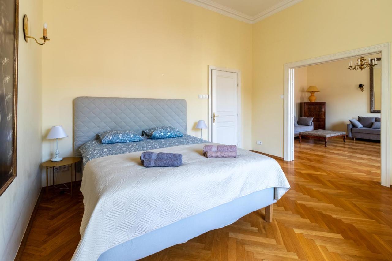 Apartament Luster I Obrazow Warsaw Luaran gambar